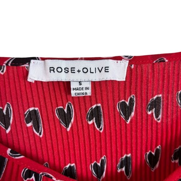 Rose & Olive Heart Print Bell Sleeve Pleated Blouse Size Small Red Black - Picture 5 of 7